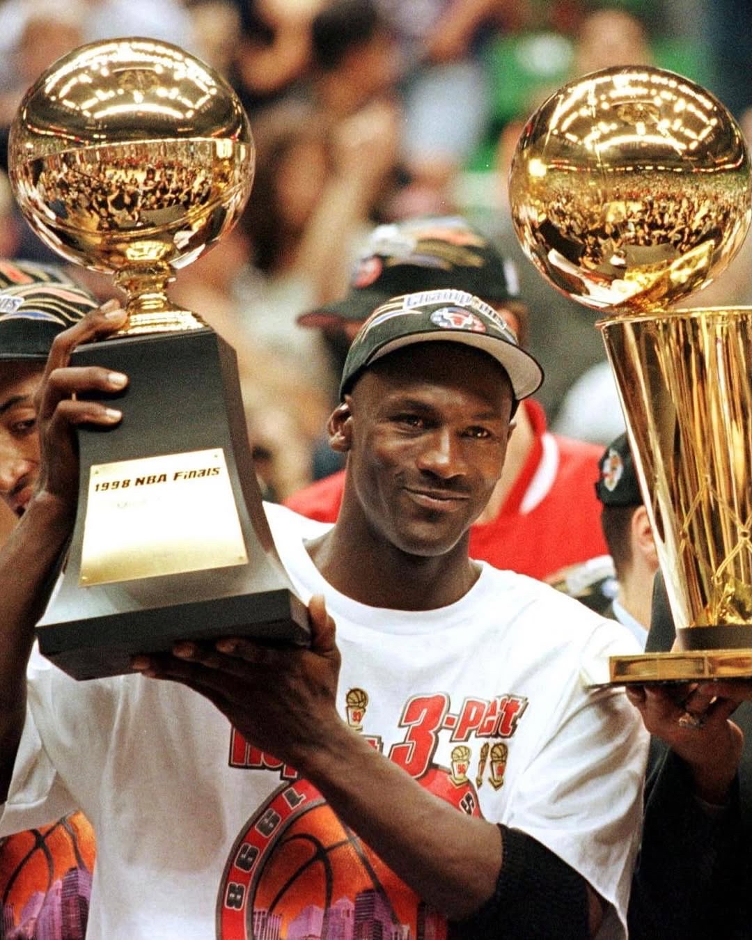 公牛强势雷霆,浓眉惊艳世界的简单介绍 公牛强势雷霆,浓眉惊艳世界的简单介绍