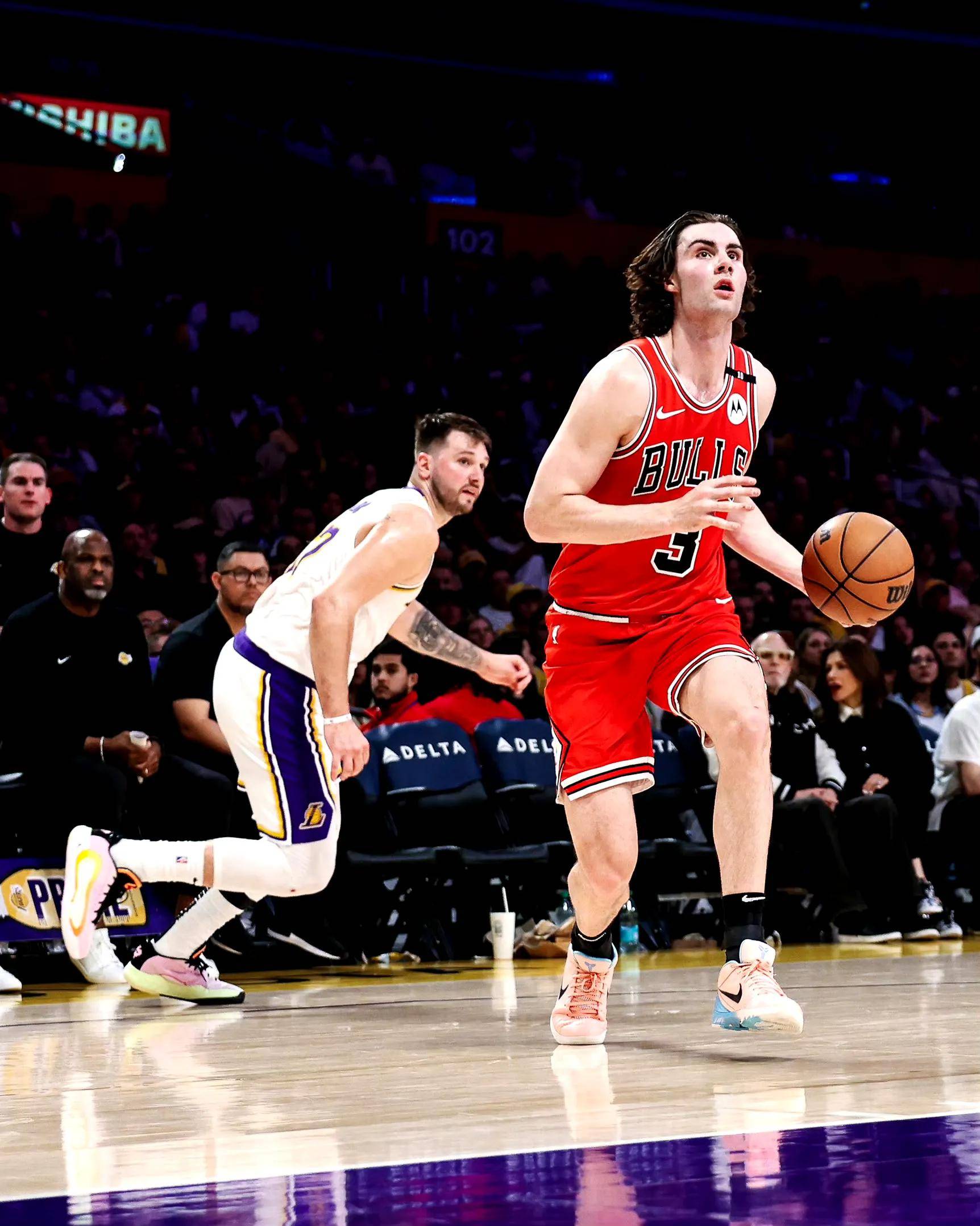 公牛强势雷霆,浓眉惊艳世界的简单介绍 公牛强势雷霆,浓眉惊艳世界的简单介绍